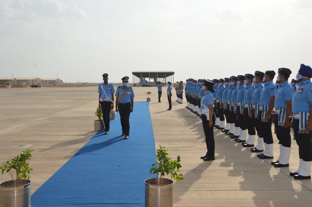 #AirMarshal SK Ghotia, PVSM VSM ADC, AOC-in-C #SouthWesternAirCommand visited Air Force Station Phalodi 
Reviewed #Oppreparedness 
#combatreadiness
of  work sites .
Commended #professionalexcellence
#Diligence #Devotiontoduty