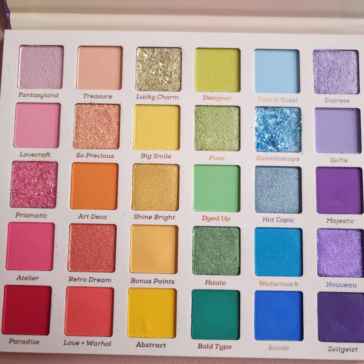 For a rainbow makeup use the perfect rainbow palette ! "Fade into hue" from <a href="/ColourPopCo/">ColourPop Cosmetics</a> #colourpop #colourpopme