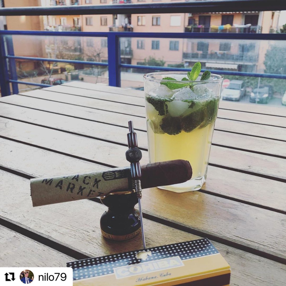 TheAngryDuck_'s tweet photo. DYK we’ve sent products to a dozen countries worldwide! Shoutout to our international customers &amp;a heartfelt #GRAZIE to Danilo in #RomeItaly for this shot of our #TheChurchill #StogieStick. #TheAngryDuck #🤬🦆 Get yours here 👉🏻 https://t.co/Ud0IyShxZV 👈🏻
#cigaraccessories #cigars https://t.co/QpTN7w8Oi6