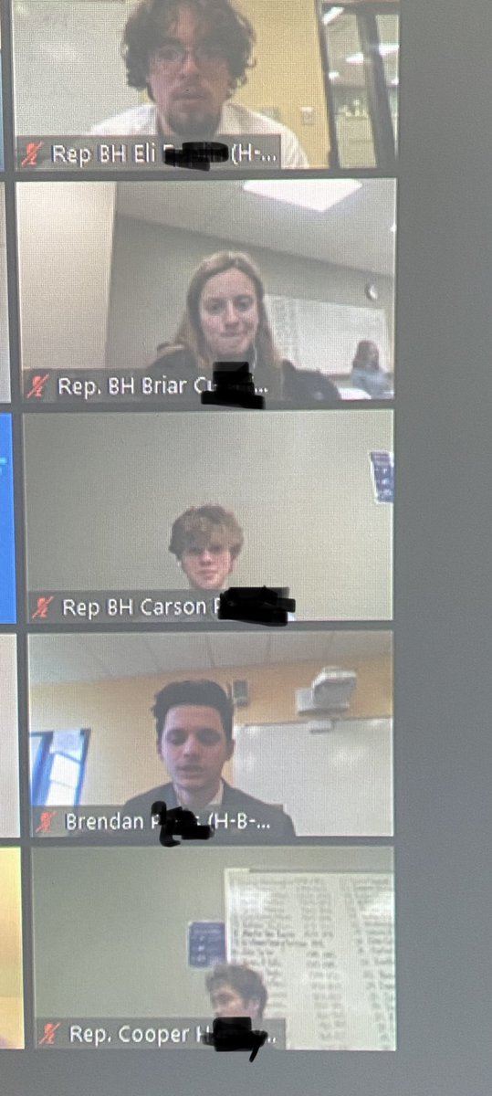 mv_yg's tweet photo. We usually try to get a picture of the students in the chambers, so here are shots from their Zoom meeting https://t.co/0EvpVlUaQR