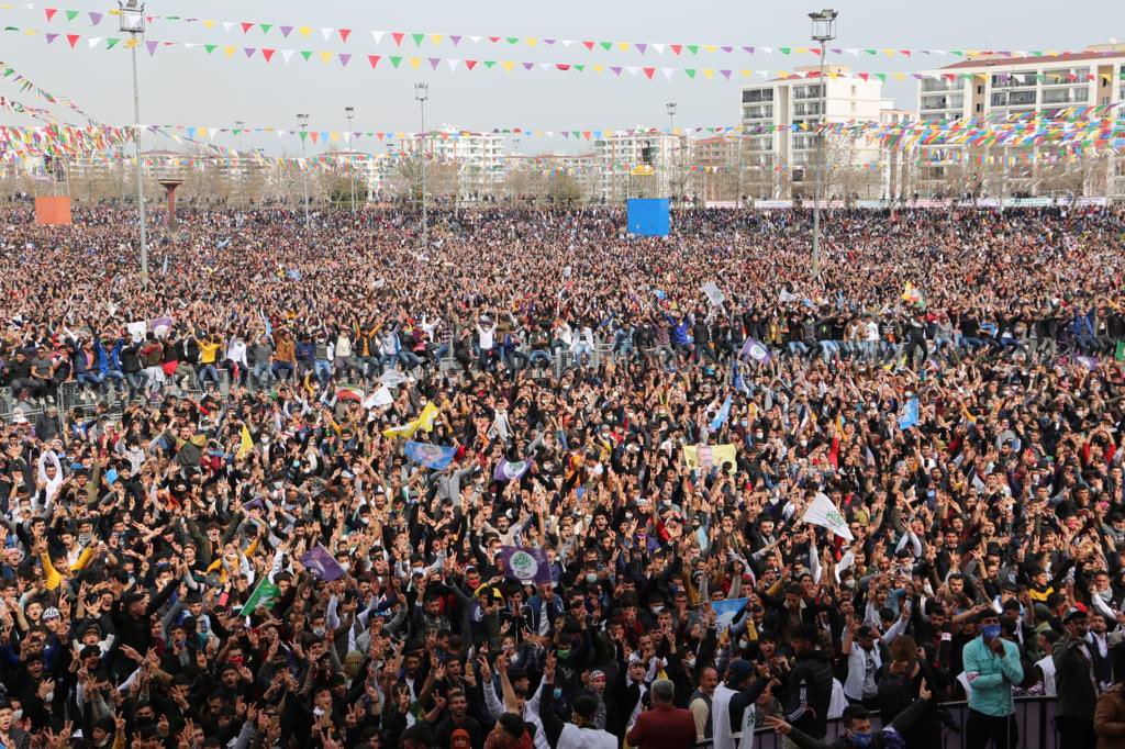 57Delil's tweet photo. Bir 21 Mart günü ben de bu karede olacağım :-)
#NewrozPirozBe https://t.co/WuUVseYHbT