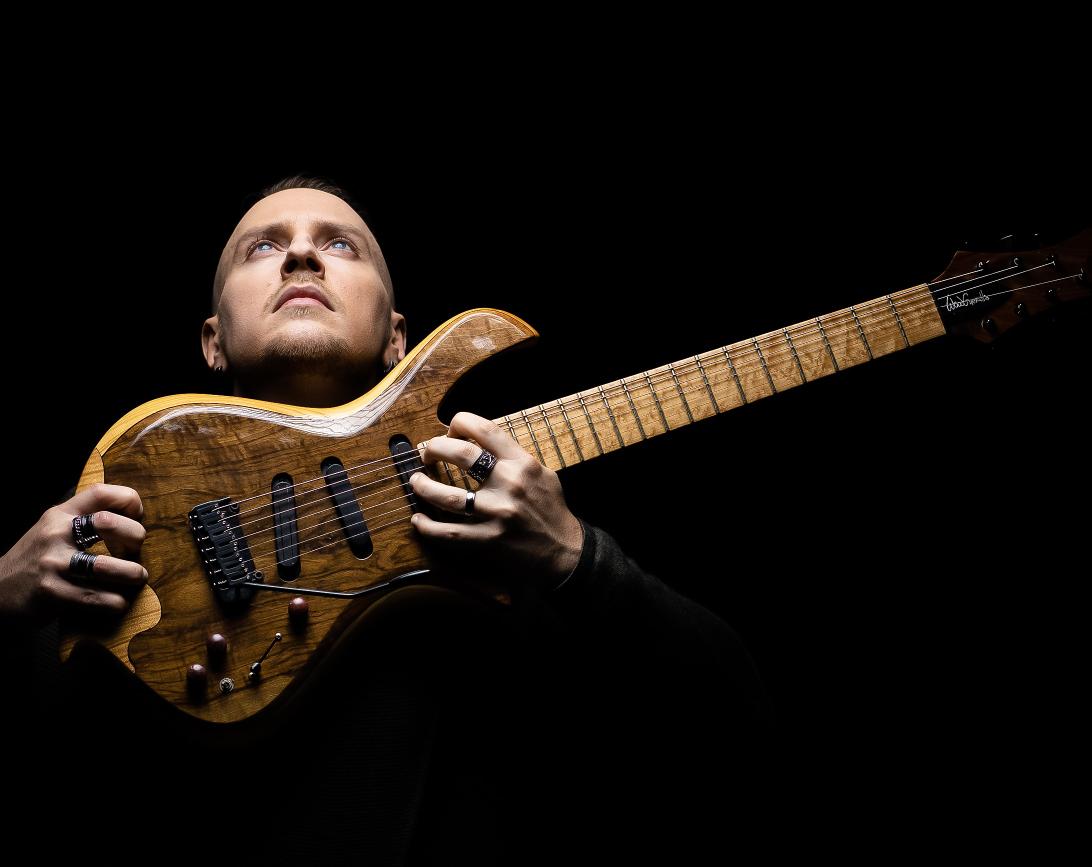 AlekDarson's tweet photo. Mine. All mine. 

#alekdarson #darson #guitar #prog #progressiverock #progressivemetal #djent #shred #guitarlove #guitarporn #guitarworld #woodguerilla #fishmanfluence #ernieball #axefx3 https://t.co/aYx9X5SGqN