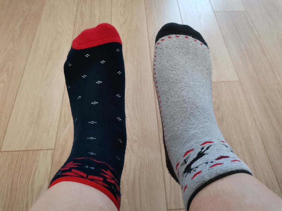 wtzbratanki's tweet photo. 21 marca - dziś obchodzimy Światowy Dzień Zespołu Downa. Kto dziś ubrał dwie różne skarpetki? 😊😊😊 https://t.co/nJXnrcPTVs