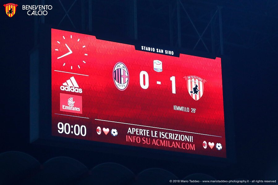 Frances08278979's tweet photo. L’anno prossimo, l’Inter?

#JuventusBenevento #Benevento #Juventus #Milan #SerieA https://t.co/4mV5f4b0sk