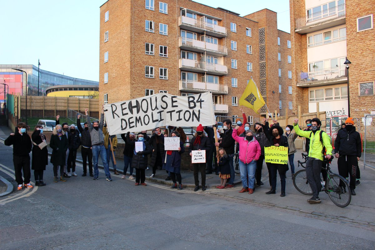 MarianHackney's tweet photo. So the problem has not been solved and the demolition workers will once again be on site on Monday. This needs to be sorted urgently. @hackneywick @LDNRentersUnion @SistersUncut @MOPSCampaign https://t.co/UZaQErD7vG