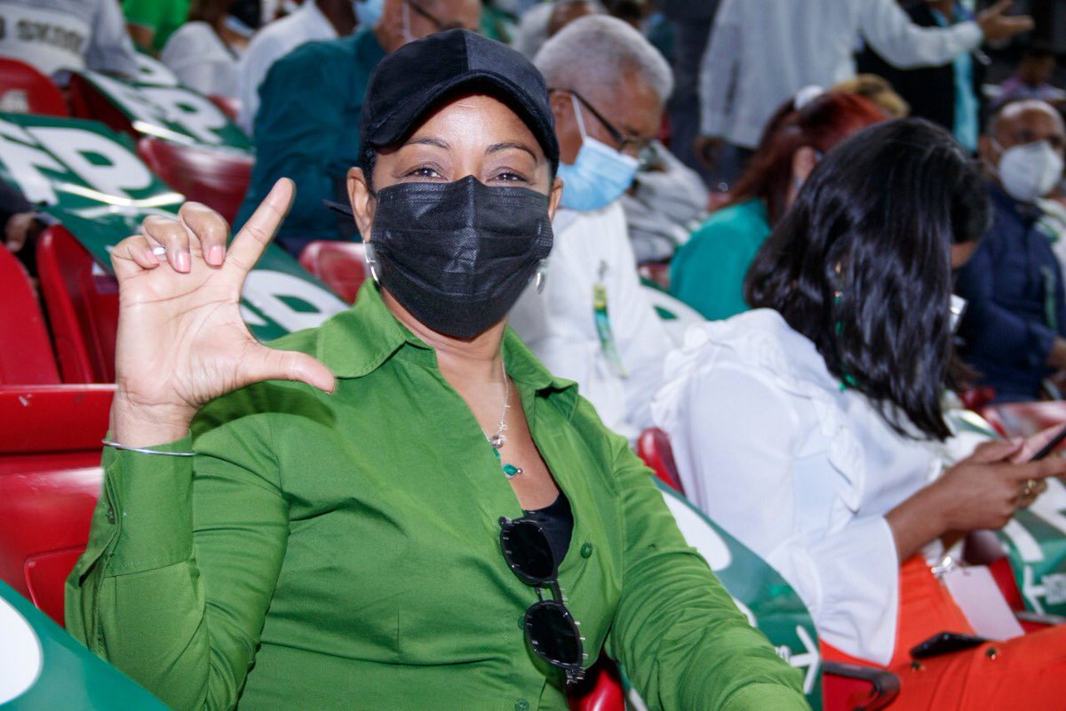 Somos un sentimiento que cada día crece más en toda la República Dominicana 🇩🇴.

Estas imágenes muestran el entusiasmo de todos los que se han dado cita a este Palacio de los Deportes para la clausura de cierre del primer #CongresoFuerzaDelPueblo #FPComunica #CentradosRD