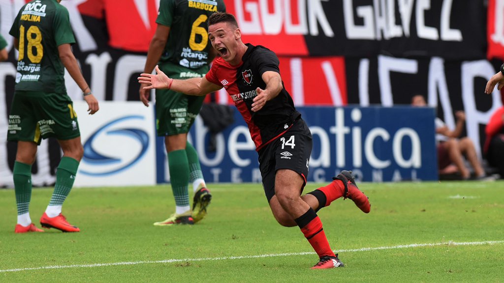 infoleprosa's tweet photo. ¡Feliz cumpleaños @Rodriguez_ale14 & #DenisRodriguez! 🔴⚫️ https://t.co/DCAXFJG6wQ