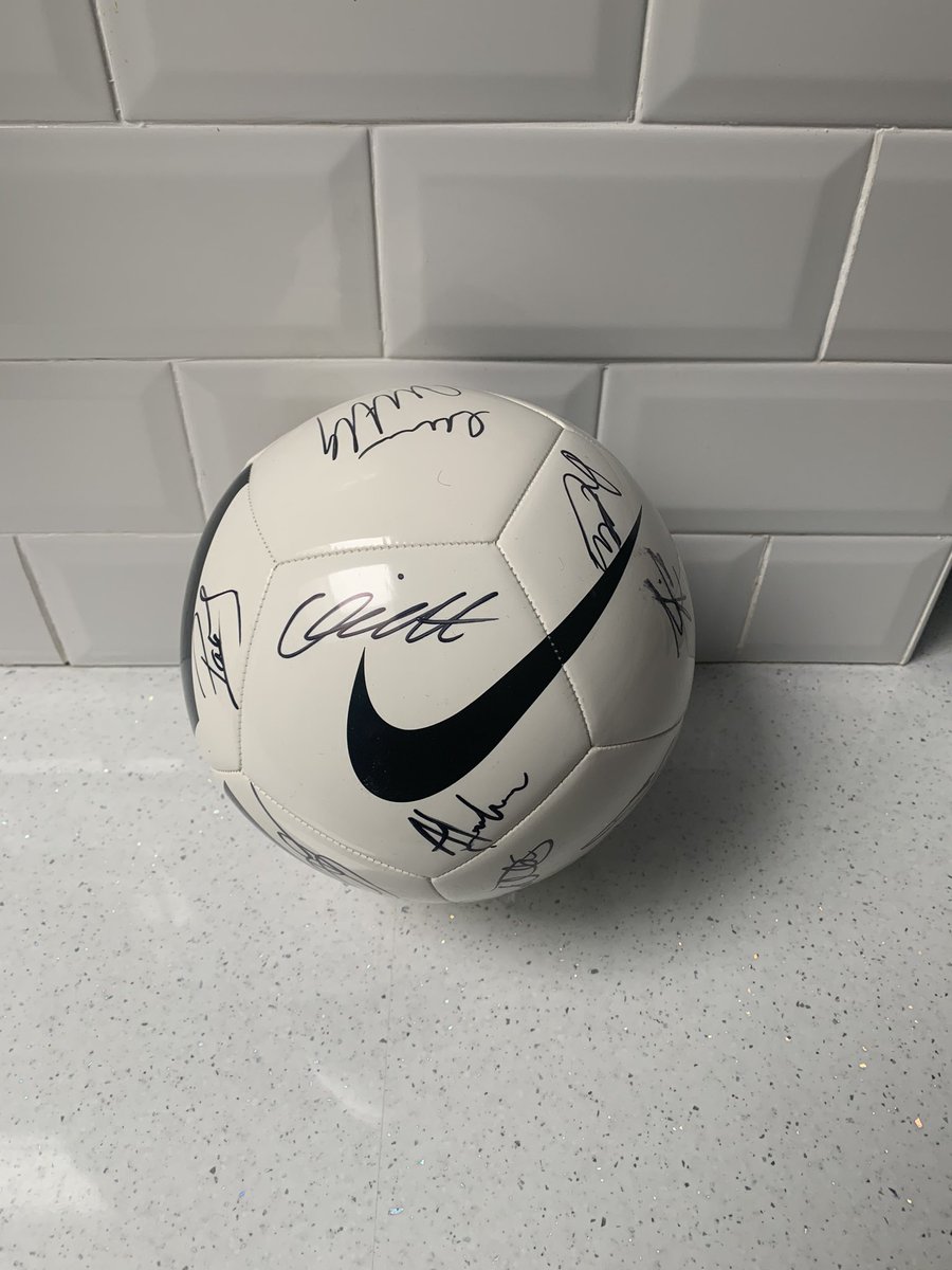 BostonUnitedMem's tweet image. Squad signed ball from 18/19 season including Craig Elliot! #signedfootball #signedball #bostonunited #bostonutd #bostonunitedfc #thepilgrims #signed #memorabilia #players #conferncenorth