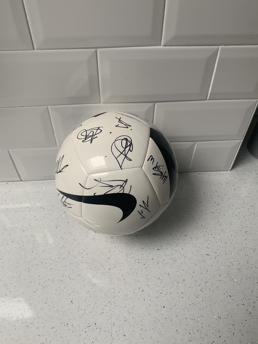 BostonUnitedMem's tweet image. Squad signed ball from 18/19 season including Craig Elliot! #signedfootball #signedball #bostonunited #bostonutd #bostonunitedfc #thepilgrims #signed #memorabilia #players #conferncenorth