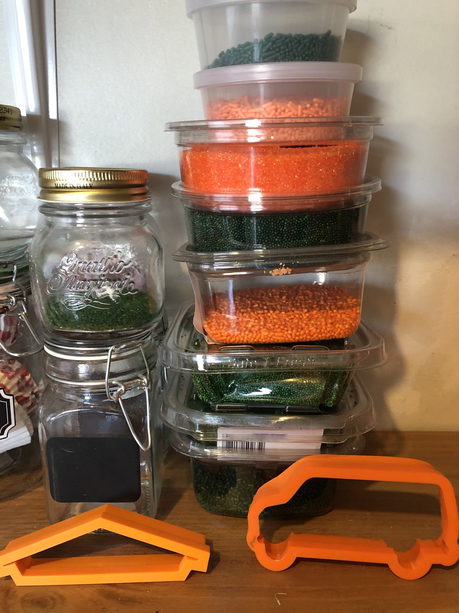 KathyJMatheny's tweet photo. When you work for @SERVPRO and you love to bake...lots of green and orange 💚🧡💚🧡 #servpro #servproofreading #servproofpottsville #servproofsinkingspring #servproofwestreading #blackstone https://t.co/Adk6RHHbYb