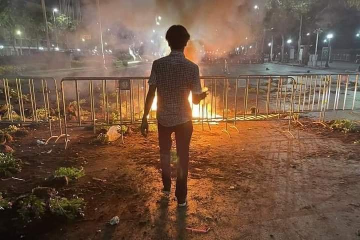 Nora85530185's tweet photo. We stand with Thailand. May democracy prevail!

20.3.2021

ကျနော်တို့ မြန်မာပြည်သူတွေ ထိုင်းပြည်သူတွေဘက်ကနေရှိနေပါတယ် 
#WhatsHappeningInThailand
#whathappeninginmyanmar https://t.co/dIRIjJP7gg