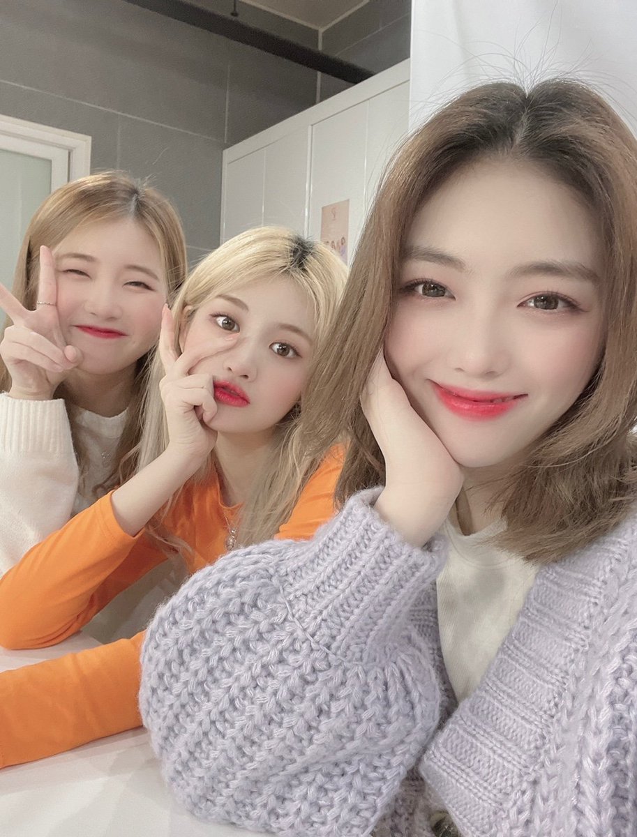 BrasilMinseo's tweet photo. [Tradução] 21.03🐥 ☁️

"Parabéns pelo aniversário de 19 anos do nosso Minseo mais novo💙
Faça tudo o que quiser Minseo hoje❣️E!  Minseo é um anjo😇"

#세러데이 #SATURDAY #하늘 #민서 #HANEUL #MINSEO  #HAPPY_MINSEO_DAY https://t.co/ENI1FM8W42