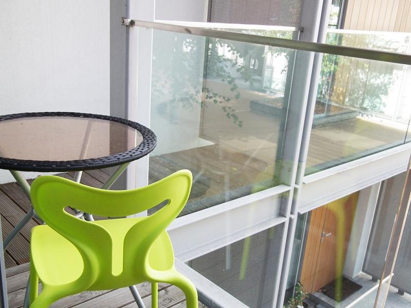 StadiumRes's tweet photo. A first floor one bedroom apartment located in the Prestigious Highbury Sq Development benefitting from sole use of an L- Shaped balcony. 

Price : £305 pw

View property details - click here: https://t.co/UTRAxQXMrz https://t.co/v1N6tQYYVv