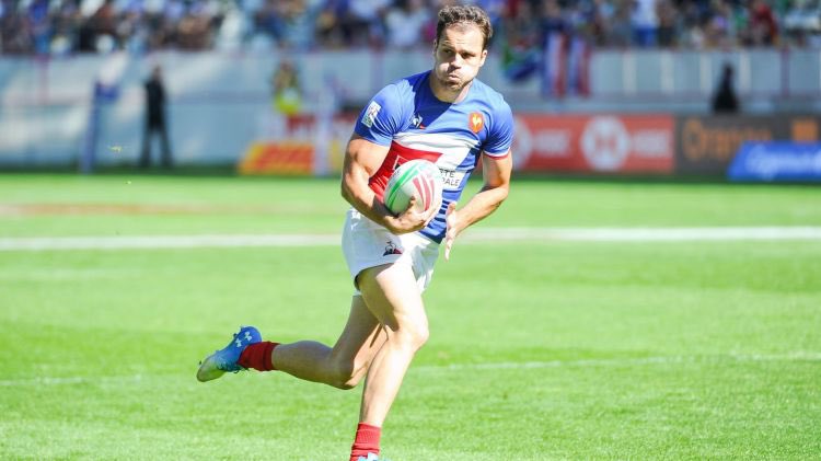 Bravo le  #XVdeFrance ! 🏉  Tournoi des 6 Nations!💪🇫🇷
Au passage: #PaulBonnefond vétu de la marinière et chèche #leChicFrancais #madeinfrance