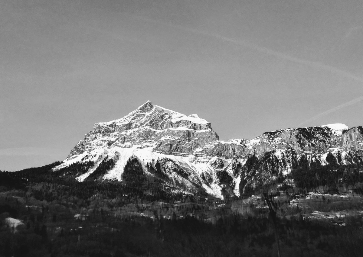 LesGeologues's tweet photo. #nature #mountains #mountainpicchallange #swiss #photo #geologie #geophsique #geology #geologyrocks https://t.co/iZpdkMITcY