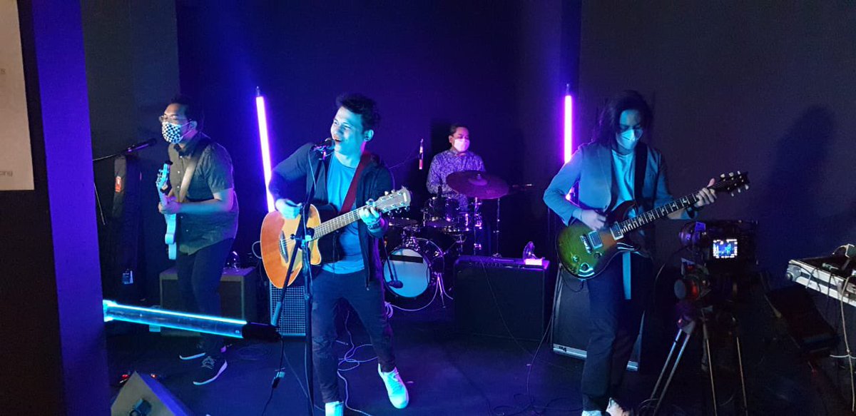 Sponge Cola tweet media