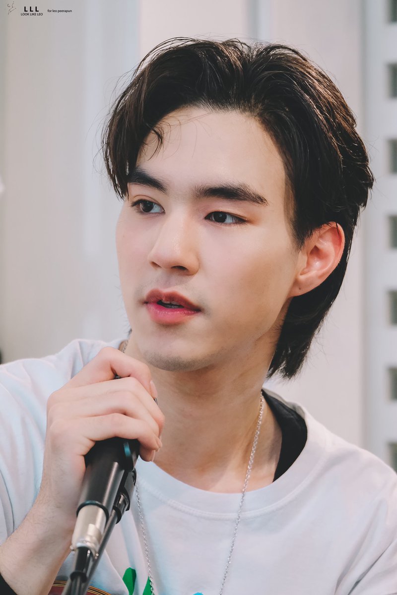 LookLikeLeo's tweet photo. 210321 #MilkMeetxโอไต๋
วันนี้ลืมบอก ว่า "หล่อมากๆเลยนะครับ🥺" @leo_prp
#leo_prp
#leo_peerapun
#leotheplug
#โอโซนของโอไต๋ https://t.co/PkTlkv0AZe