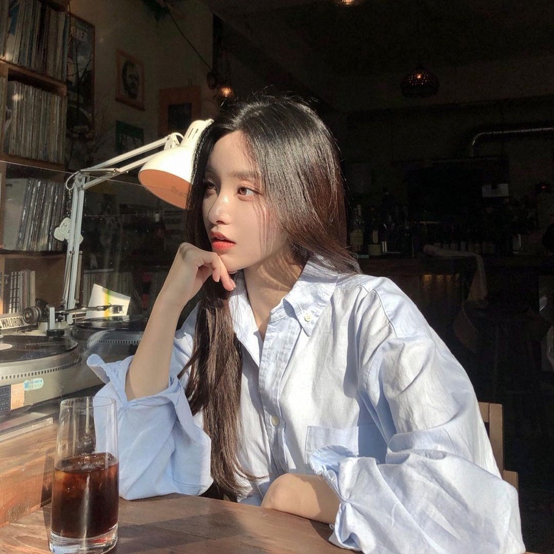 Zaina Chloe Sanchez.

     — fil/eng
     — @galaxiaflms's "the one and only"
          au series
     — not new to rp just a new acc
     — strictly-ic. n/sfw. 
     — interactive. sdms. 

     ↻┆♡  to be mutuals.