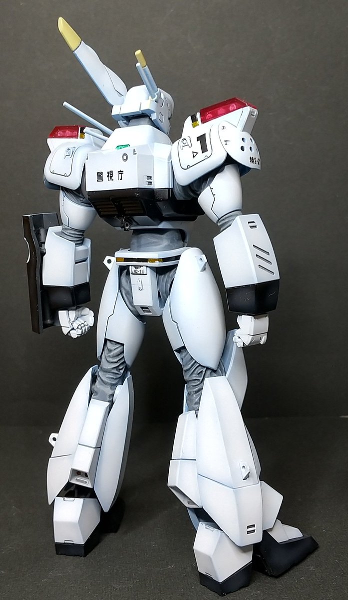 offscouringkazz's tweet photo. MODEROID 1/60 AV-98 イングラム 1号機 完成しました
TV版のカラーリングです
小さいですがほぼ理想のプロポーションですね～
シリーズも重ねられるらしいので期待してしまいます https://t.co/rJ11QJxj0P