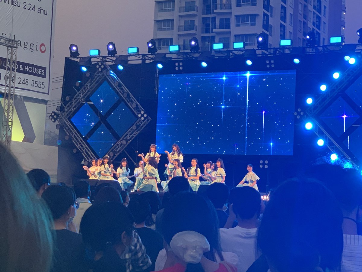 conaaa's tweet photo. Kimiwa melody 16 คนครั้งแรกของ #CGM48 ออมยืนเซนเตอร์ 🥰😍 #CGM48มะลิ https://t.co/gnDCq3ScO7