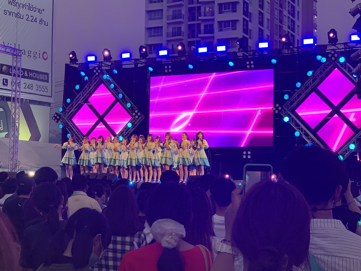 conaaa's tweet photo. Kimiwa melody 16 คนครั้งแรกของ #CGM48 ออมยืนเซนเตอร์ 🥰😍 #CGM48มะลิ https://t.co/gnDCq3ScO7