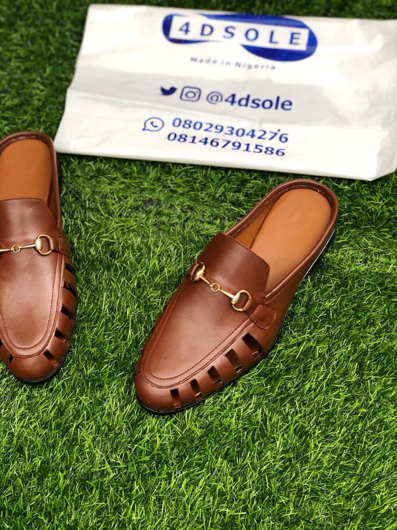 4dsole's tweet photo. Mules at affordable rates.. available in different colors and sizes .. delivery nationwide is guaranteed #Quavo #ESTHER #Tope Alabi #Bentley #wizkid #Elsa #handmade #shoe https://t.co/Rst702IbuS