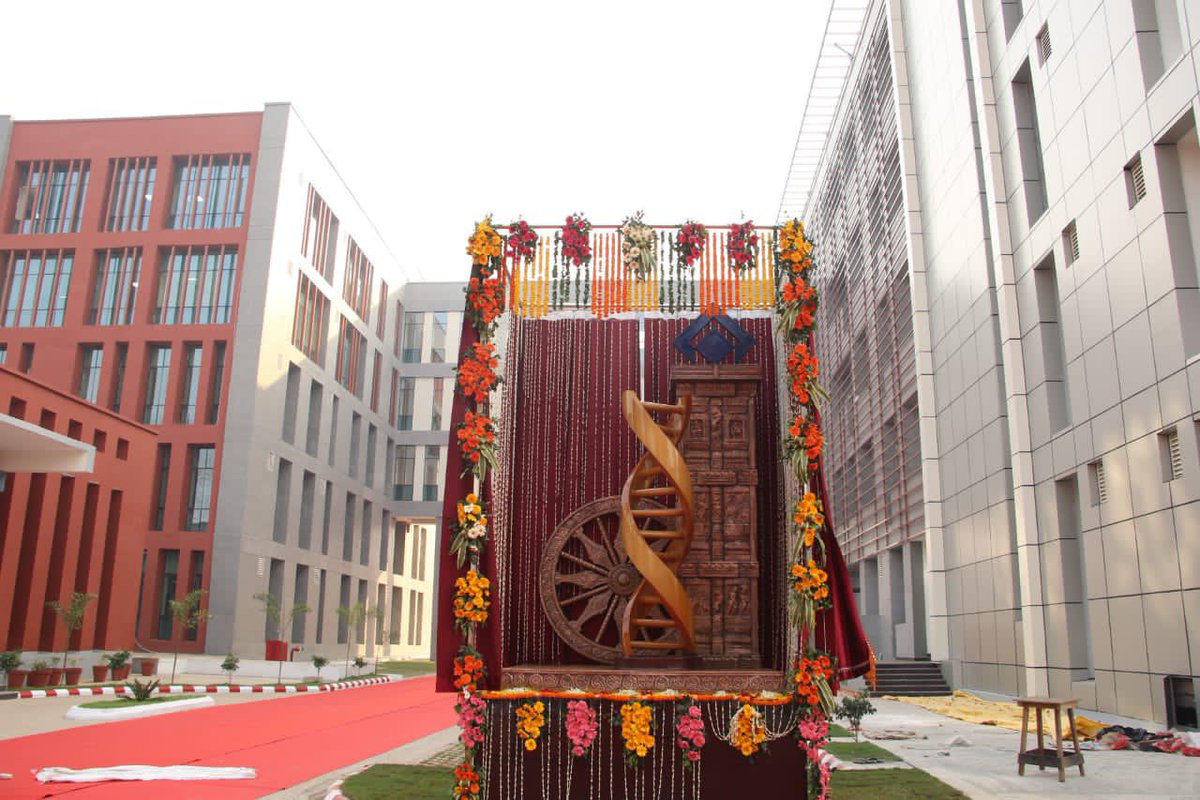 dpradhanbjp's tweet photo. The dedication of @sailrsp1’s state-of-the-art Ispat Post Graduate Institute &amp; Super Speciality Hospital to the nation by Hon’ble @rashtrapatibhvn is a defining moment in the healthcare sector of Rourkela, Odisha and eastern India. Honoured to be a part of this historic occasion. https://t.co/75FD8JMJE4