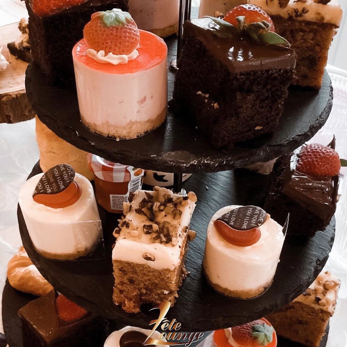 FeteRoome's tweet photo. 𝙃𝙄𝙂𝙃 𝙏𝙀𝘼 𝙃𝘼𝙈𝙋𝙀𝙍 - the perfect lockdown gift or treat.
𝙏𝙤 𝙤𝙧𝙙𝙚𝙧 𝙚𝙢𝙖𝙞𝙡 𝙩𝙤𝙮𝙤𝙪𝙧𝙧𝙤𝙤𝙢@𝙛𝙚𝙩𝙚𝙡𝙤𝙪𝙣𝙜𝙚.𝙘𝙤𝙢

Full menu available at https://t.co/E9msvEveXt
#fetelounge #takewayservices #deliveryservice #supportlocal #teastartsandtails #feteroome https://t.co/YI7YisQKbX