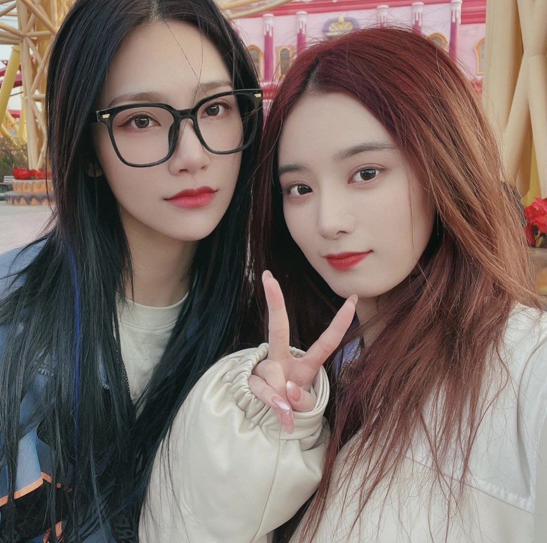 xiaoIangzai's tweet photo. KENI YIYANG SELFIE IS HERE SHANSYSNDMDUSKWSIZKWMDXNENSSMSHXUWLWOSKEJDJSNSHS https://t.co/YbBHvvOO88