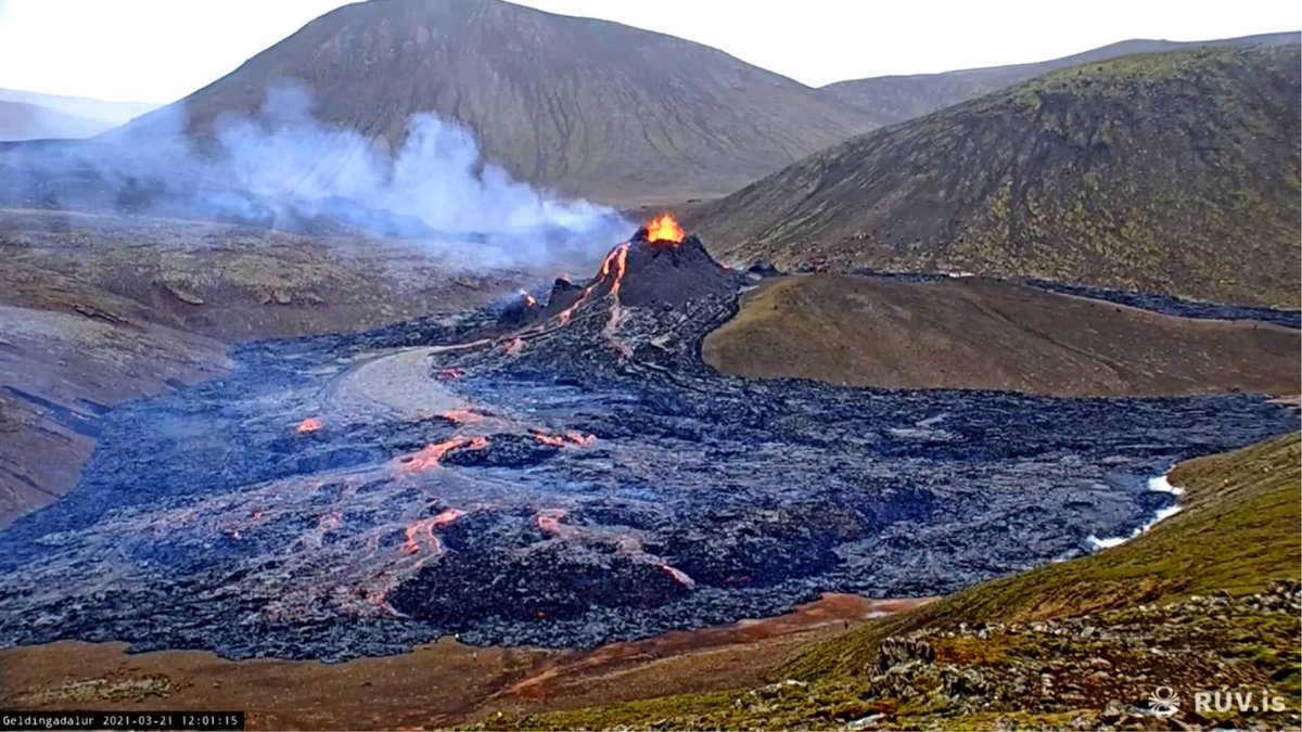 IceSif's tweet photo. Beautiful new lavalands being created before our very eyes 🌋🇮🇸 #IcelandVolcano Live webcam: https://t.co/grJVI6oEyL https://t.co/NWNTuAv8O0
