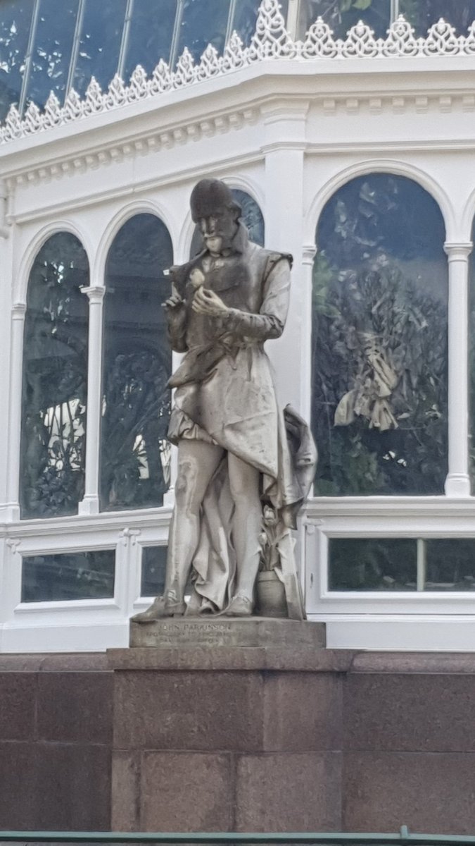 NeuraPhoto's tweet photo. Think this old guy needs a Spring clean @The_Palmhouse @Beau_Liverpool @LiverpoolParks #liverpool #spring https://t.co/X9nchXQXZv