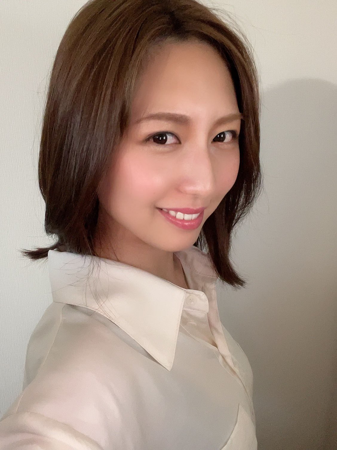 羽田野栞 凛羽 Twitterren 初めてlinelive配信で ものまねメイク をしてみました 時々似てると言って頂ける 松下奈緒 さん風メイク です 誕生日が2日違いだと後から知って嬉しかった 松下奈緒さん ものまねメイク T Co Mltrm27kun Twitter