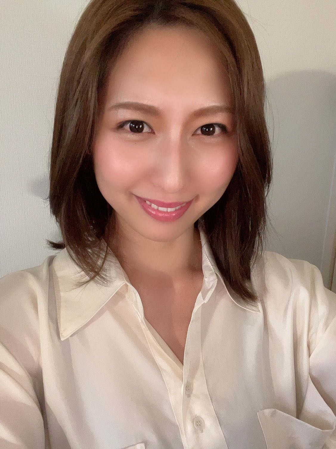 羽田野栞 凛羽 Twitterren 初めてlinelive配信で ものまねメイク をしてみました 時々似てると言って頂ける 松下奈緒 さん風メイク です 誕生日が2日違いだと後から知って嬉しかった 松下奈緒さん ものまねメイク T Co Mltrm27kun Twitter