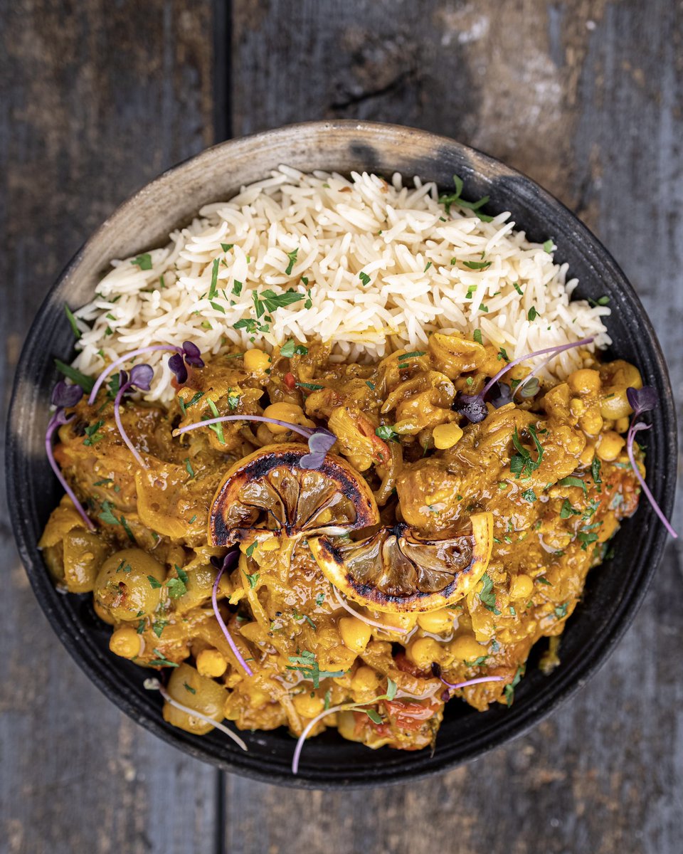 chef_muse's tweet photo. Sundays are for what??? Chicken Tagine and Rice. Happy Sunday Beautiful People. #My craft my life ๐ #chefmuse #issamusethang #worldstar #killerchef #culinarygangstar๐๐๐๐๐ #wearerdc #abujachef #reddishchroniclesabuja #gourmeffe #foodporn #morroco https://t.co/jRDOODaU6s