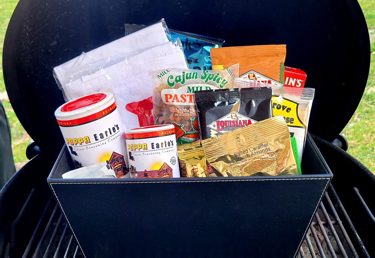 HUGE shout out to <a href="/PoppaEarles/">Poppa Earle’s</a> for their incredibly generous gift basket! The seasoning this company puts out is amazing, make sure to hit them up and get some for yourself! Your food will thank you! 🔥🔥🔥