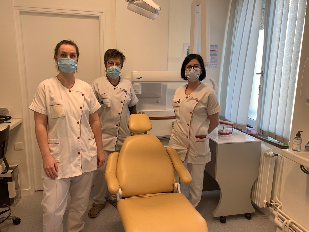 HelierPole's tweet photo. [Journée Mondiale de la Santé Bucco-Dentaire] La santé bucco-dentaire c’est toute l’année ! Handiaccès 35 propose des consultations dentaires tous les lundis aux personnes en situation de handicap, enfants comme adultes. https://t.co/9vfXR5CYWH