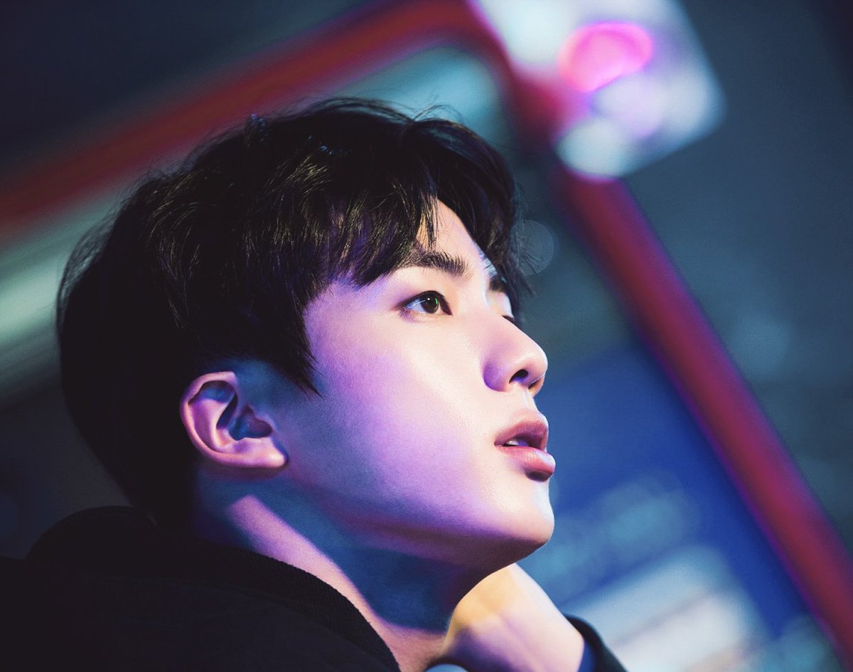 gemjinie's tweet photo. love yourself era seokjin. https://t.co/QiL7zXVzle