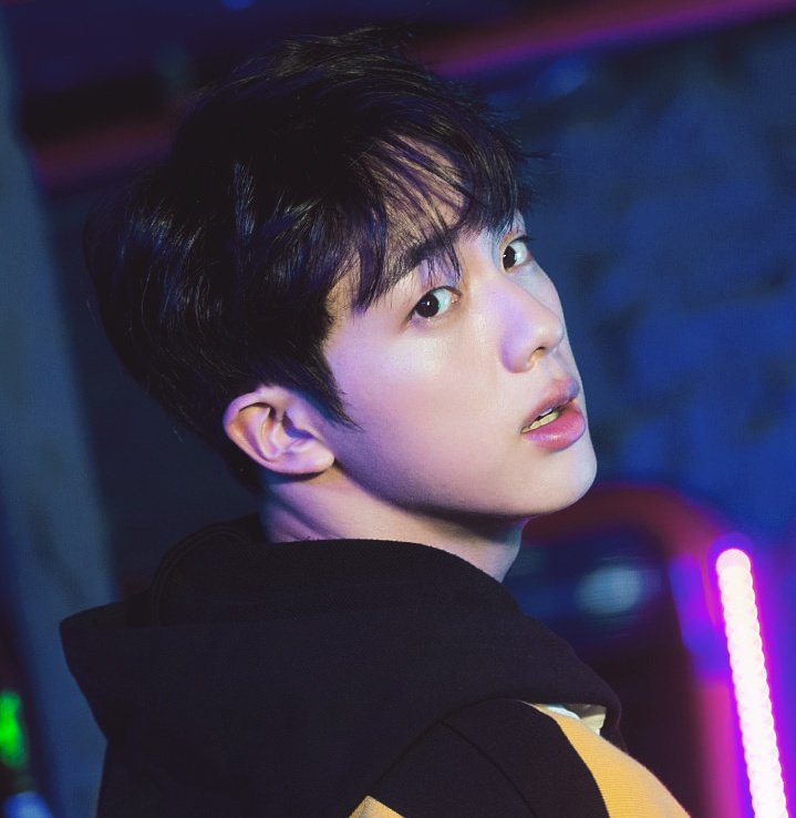 gemjinie's tweet photo. love yourself era seokjin. https://t.co/QiL7zXVzle