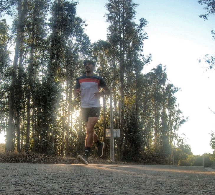 GutiKine's tweet photo. Long run 100 min de domingo aprovechando la franja horaria de @EligeVivirSano #YoElegiCorrer @strydrunning #AsicsChile buen día Runners 👍💙💪 https://t.co/FgKadfzW94