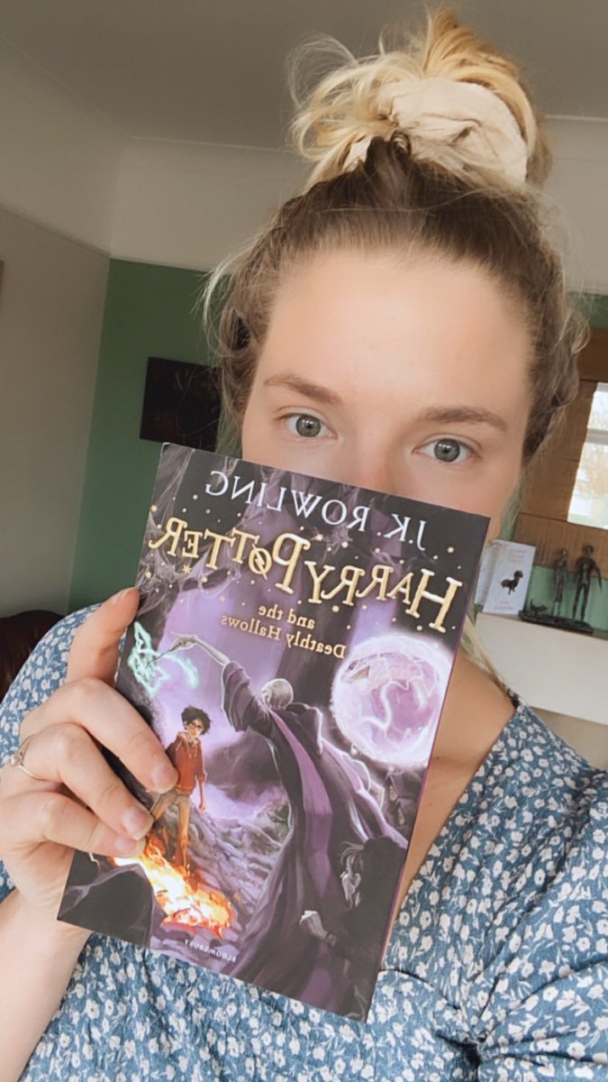 OrnerMiss's tweet photo. Reading every day for the #MrTsMegareadchallenge How many challenges will you manage to complete by Thursday. C’mon Year 3! I too have chosen to read one of my favourites - Harry Potter! @QHAThurrock  @Miss_GKnight https://t.co/ZotnBnsGPv