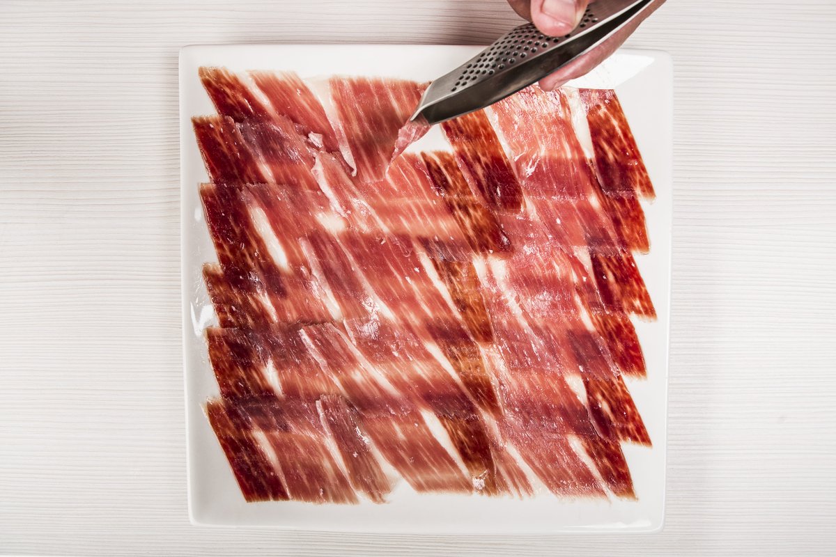 CRDOGuijuelo's tweet photo. Con este extraordinario plato de jamón #DOPGuijuelo os deseamos feliz semana 👏🏻 https://t.co/wfsIZiXJdg