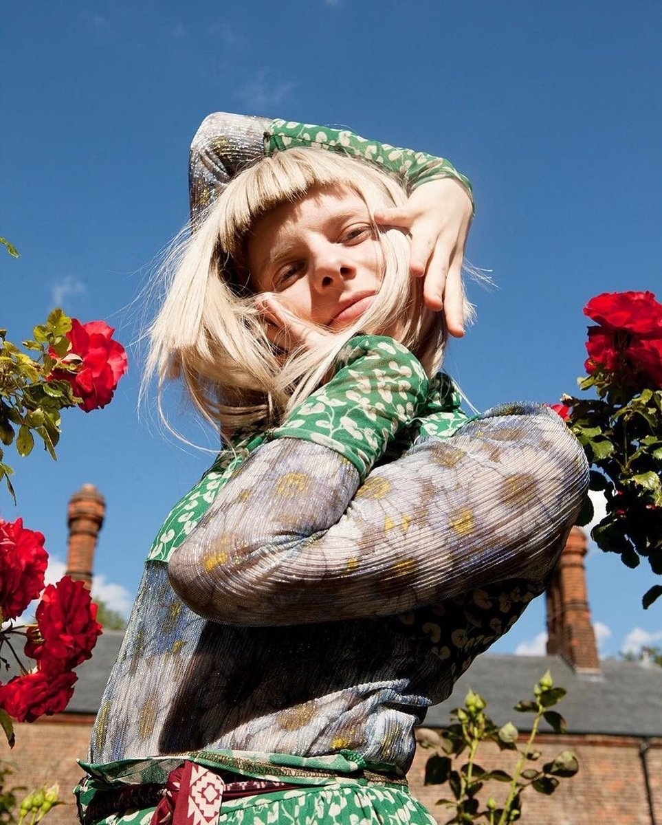 hourlyaurora's tweet photo. #AURORA @AURORAmusic https://t.co/NSX9QlGTZX