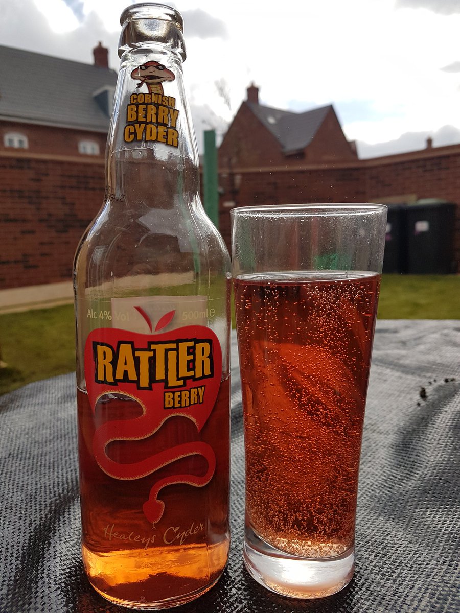 Back lawn cut....new garden lights installed....now time for a beautiful Rattler Berry Cyder 4% by <a href="/HealeysCyder/">Healeys Cyder 〓〓</a> - Enjoy the rest of the day everyone 🍏🍐🍒🍓🍋🥃😷💖 #camra #cider #gardening #garden #gardens #rattler #Cornish #Cornwall