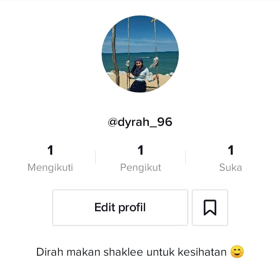 Dadira3's tweet photo. Assalamulaikum.. Sahabat dirah yg dikasihi.. Dirah nk mtak tolong hampa semua support akaun tik tok baru dirah. Plez 🙏 https://t.co/4bzzdtHUbX