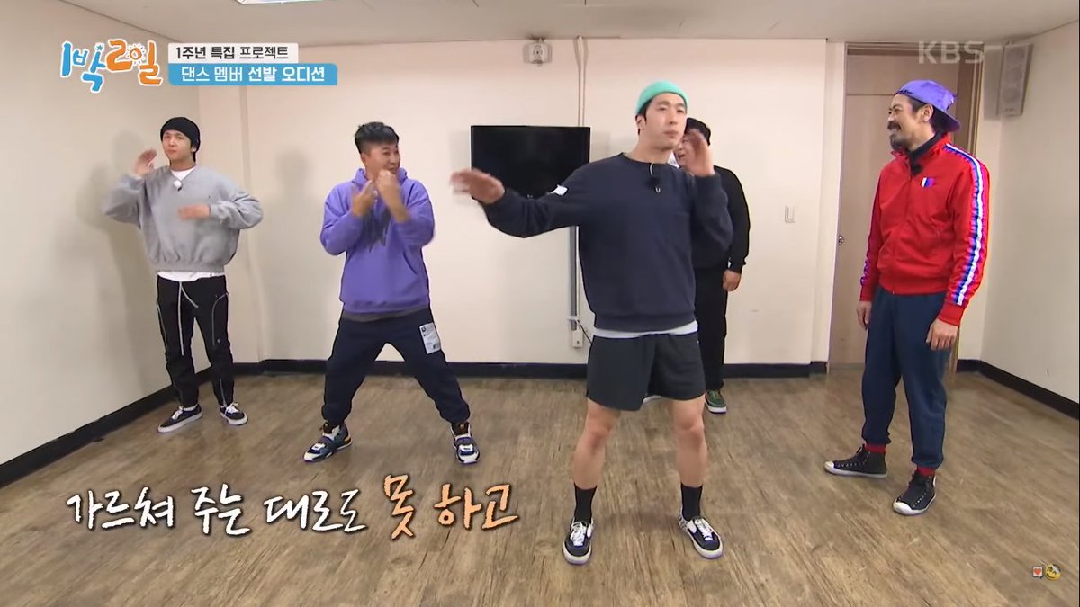 skefk_'s tweet photo. boram be like really didn't take off his eyes from jongmin 🤣 https://t.co/hQBgqil4ne
