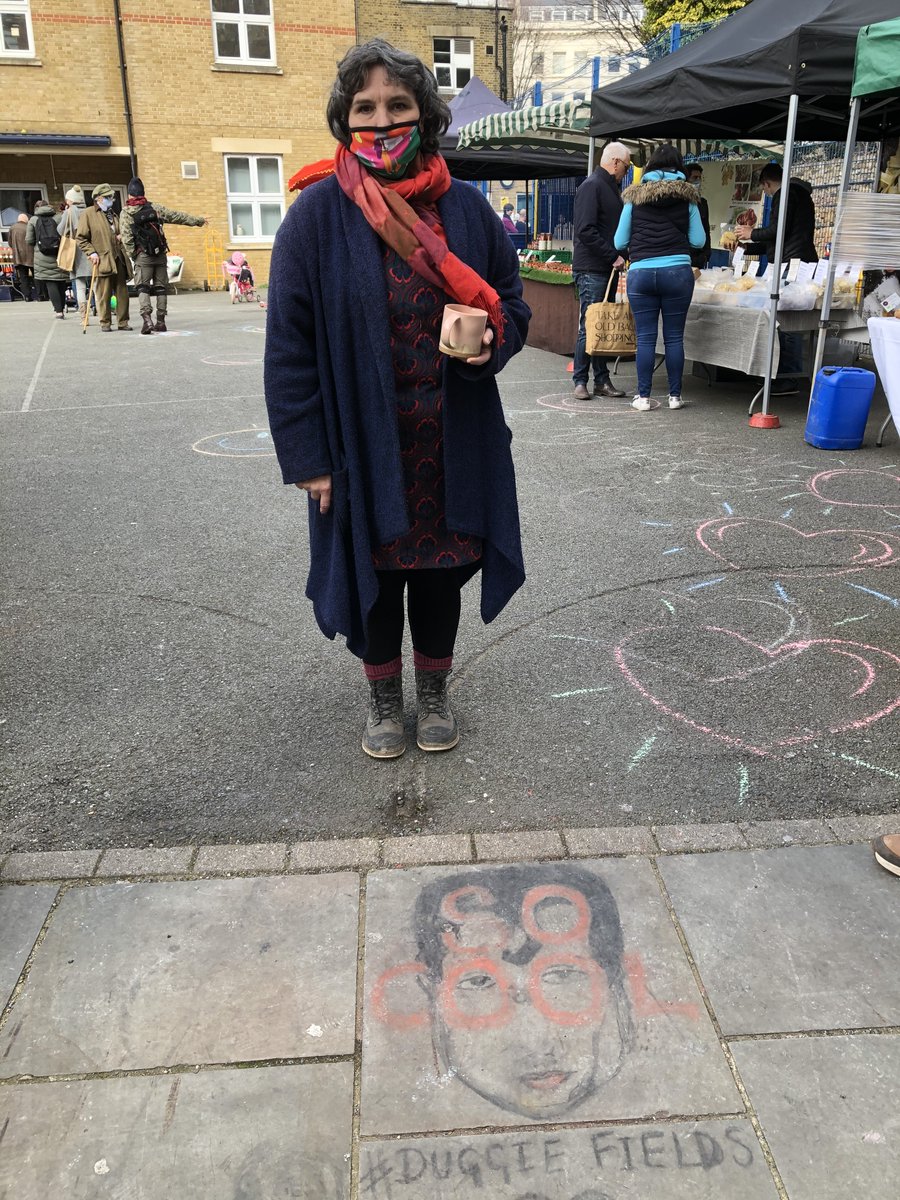 LindaAWade's tweet photo. Great to see so many more stalls at the super busy @EarlsCourtFM this morning some great new stalls all under control by the super talented #EmmaKendal with her street art memorial to the late great @duggiefields https://t.co/wVtpjNTzrC