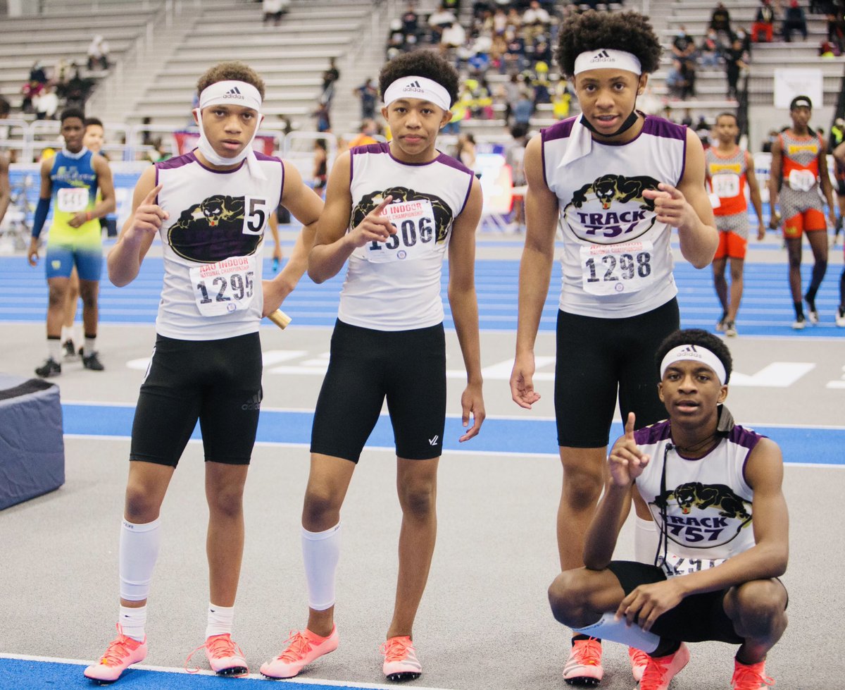 MAN_757's tweet photo. THE Guys. The Nations 🥇 14U 4X200 team. Record holders ⁦@DerrickHarrel18⁩ ⁦@QuincyWilson5⁩ @trey_jones05 ⁦@757Mari_⁩ #Track757 https://t.co/rL3CAw0HwD