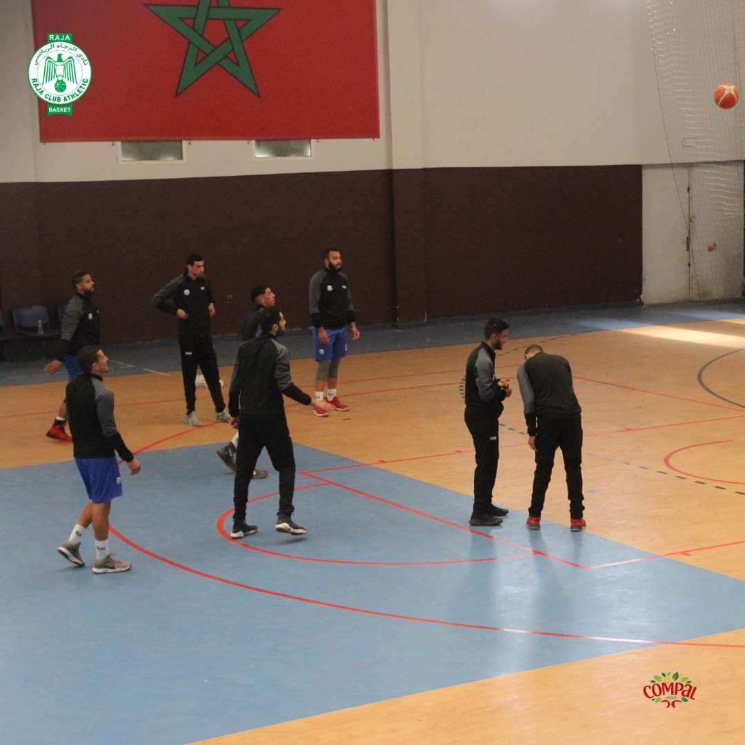 RcaBasket's tweet photo. Warm up 🔥
Live sur notre page Facebook ⏳
#rcaocy #dimaraja https://t.co/7v4s6dmpUZ