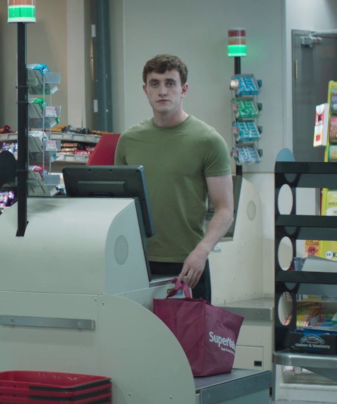 aoifedevirgo's tweet photo. When you’re buying drink and have to wait for a staff member to come over and check your ID https://t.co/eZxpiw06Zk