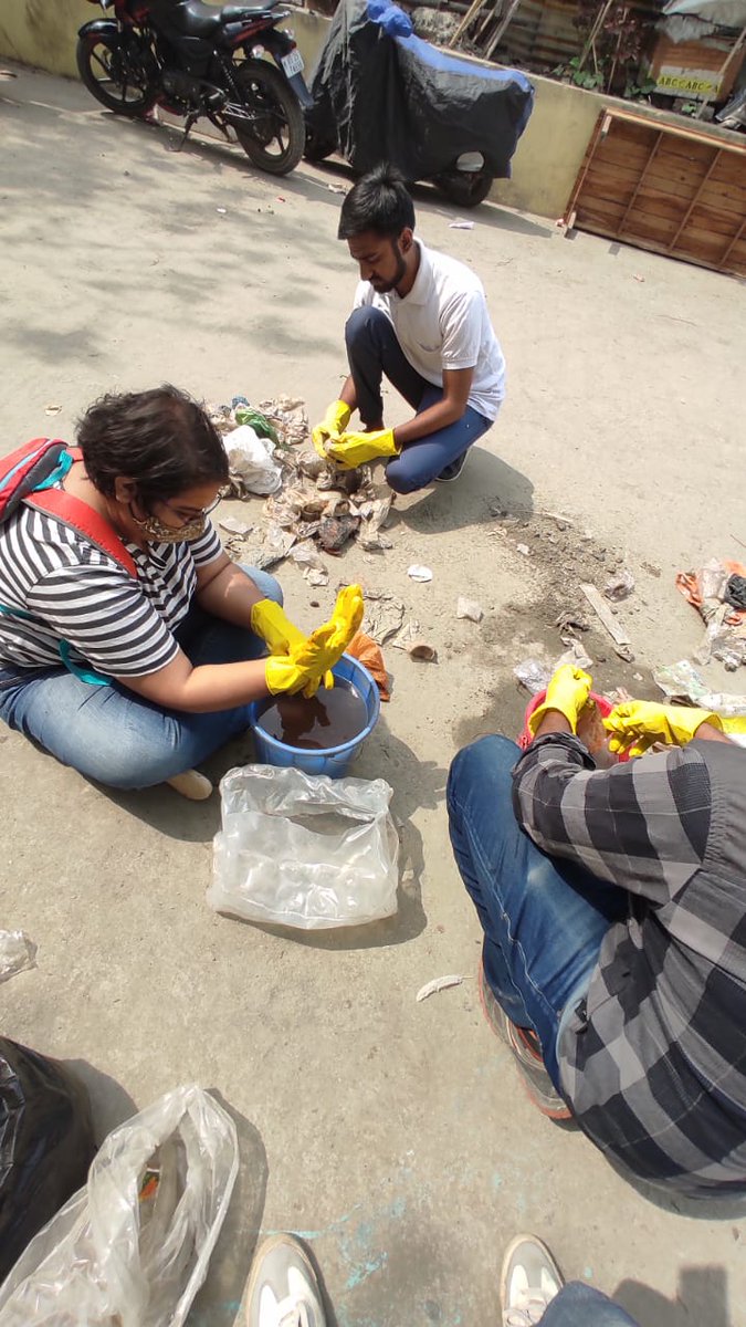 midway_journey's tweet photo. Volunteers segreagting the waste collected from the river bank.🙌💚
#sundaycleanup https://t.co/aHzXBKc7W3